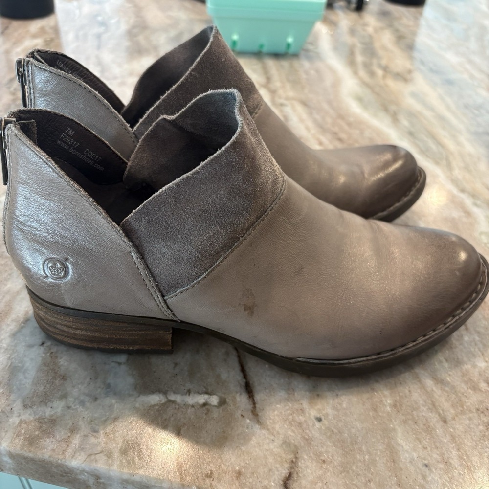 Born Karava Women's 7 Greige Leather Heel Boho Zip Up Shoes Ankle Boots F29317